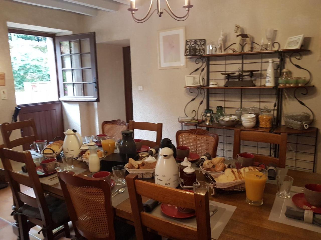 Le Moulin De Charin Bed & Breakfast La Pommeraie-sur-Sèvre Dış mekan fotoğraf